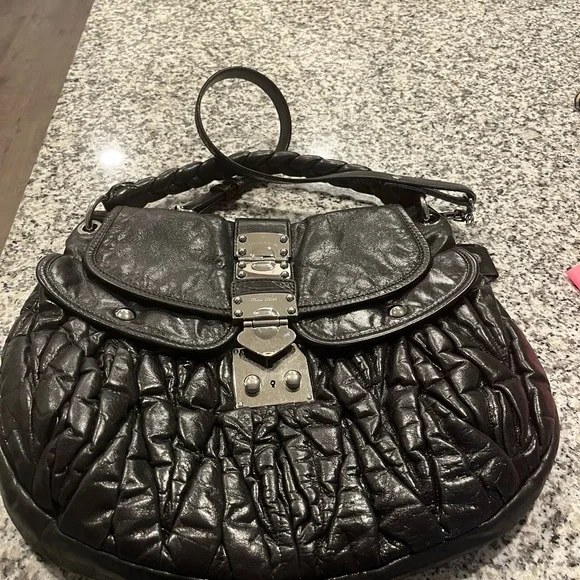 Miu Miu matelasse Black Quilted Leather Shoulder Bag with Silver Hardware - Picture 4 of 7